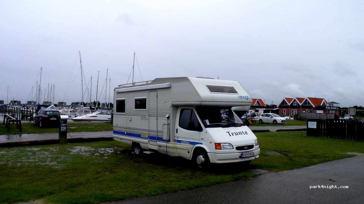 (6893) Hemmet - 10 Bryggen — foto