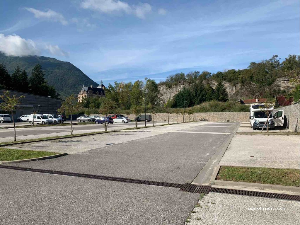 (38220) Vizille - 191-301 Route d'Uriage — foto 2