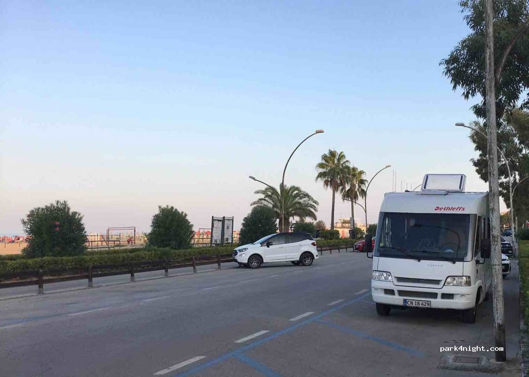 (66054) Marina di Vasto - 30 Lungomare Duca degli Abruzzi — foto