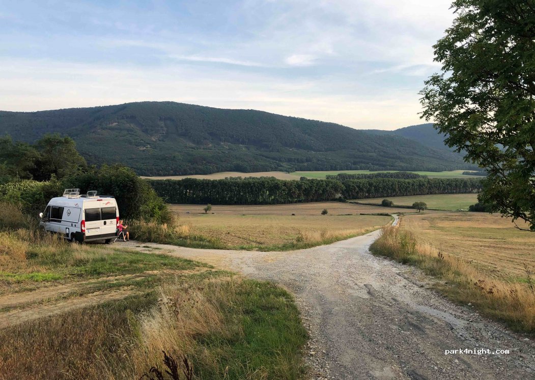 (919 10) Buková - Unnamed Road — foto
