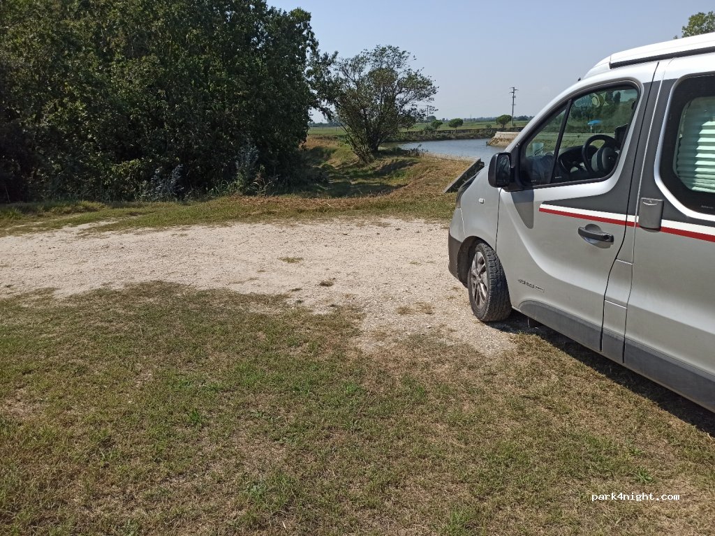 (44021) Codigoro - Unnamed Road — foto