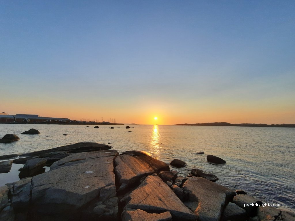 (432 63) Bua - Båtafjordsvägen — foto 2