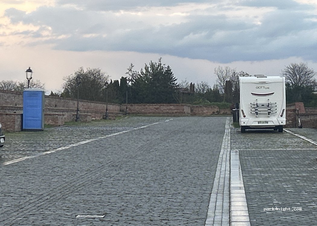 (510009) Alba Iulia - 35 Strada Aurel Vlaicu — foto 2