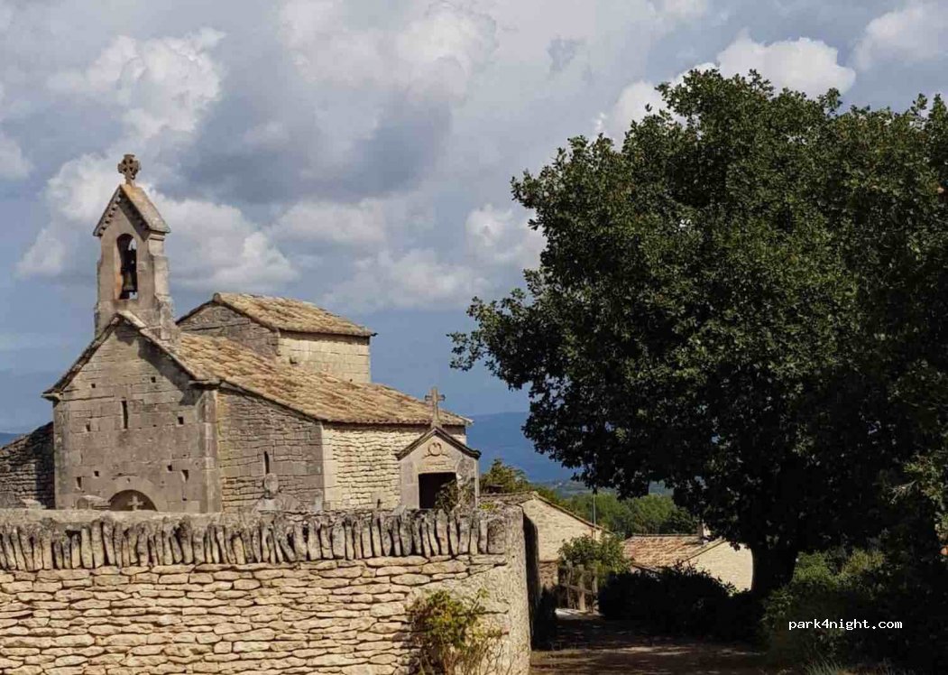 (84220) Gordes - D148 — foto