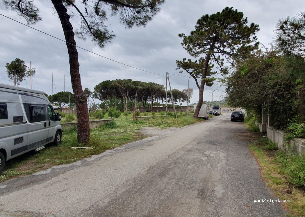 (89861) Tropea - Via Baeumer E. — foto