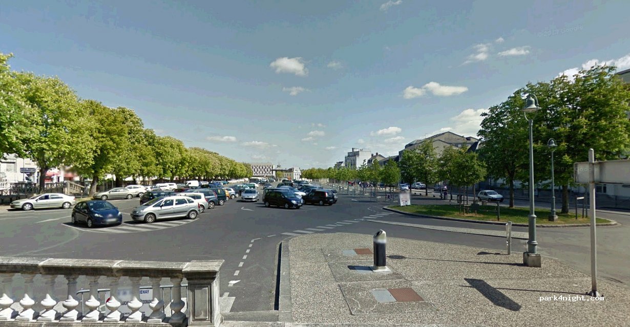 (79200) Parthenay - Avenue Pierre Mendès France — foto