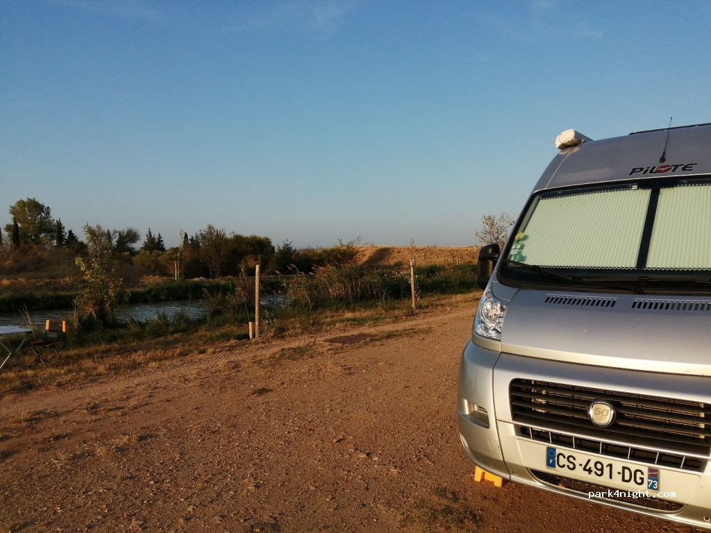 (11700) Azille - Unnamed Road — foto