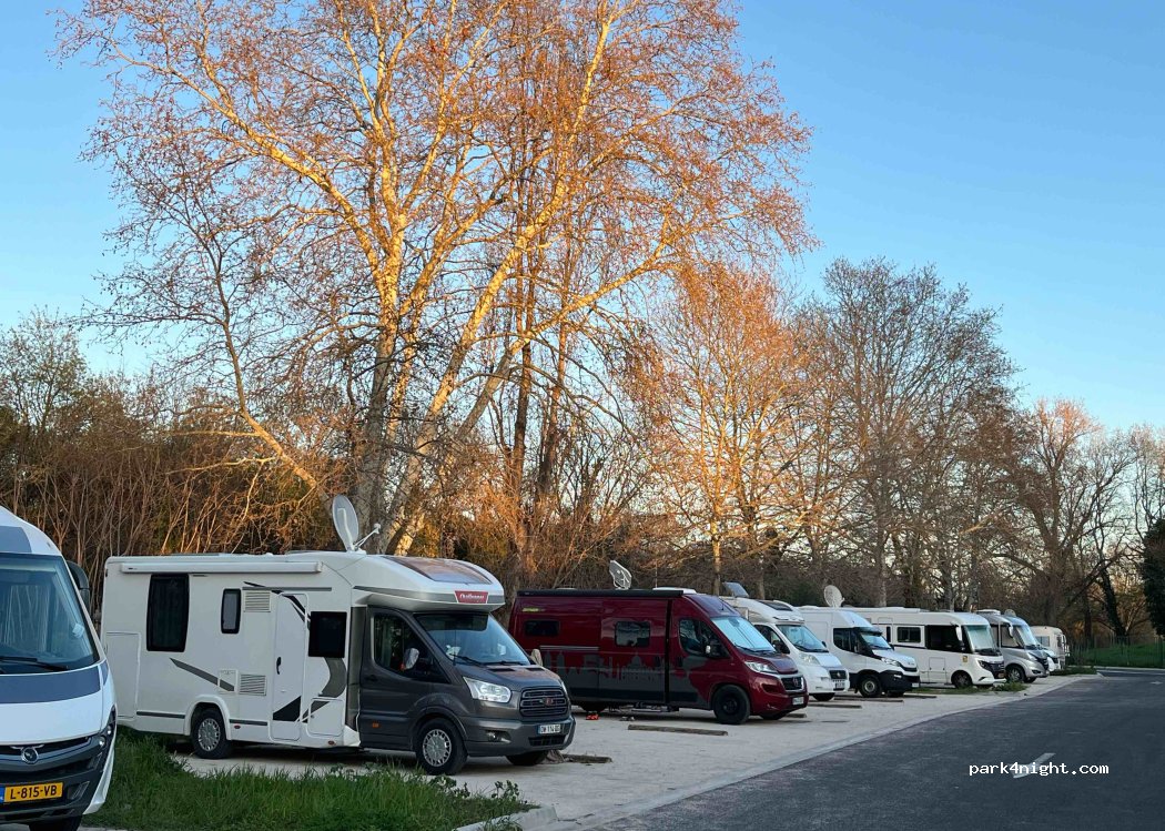 L'aire de stationnement pour Camping-Cars de Sauclières — foto 4