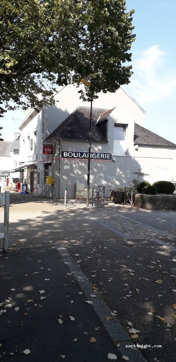 (29000) Quimper - 1-2 Place de Penhars — foto