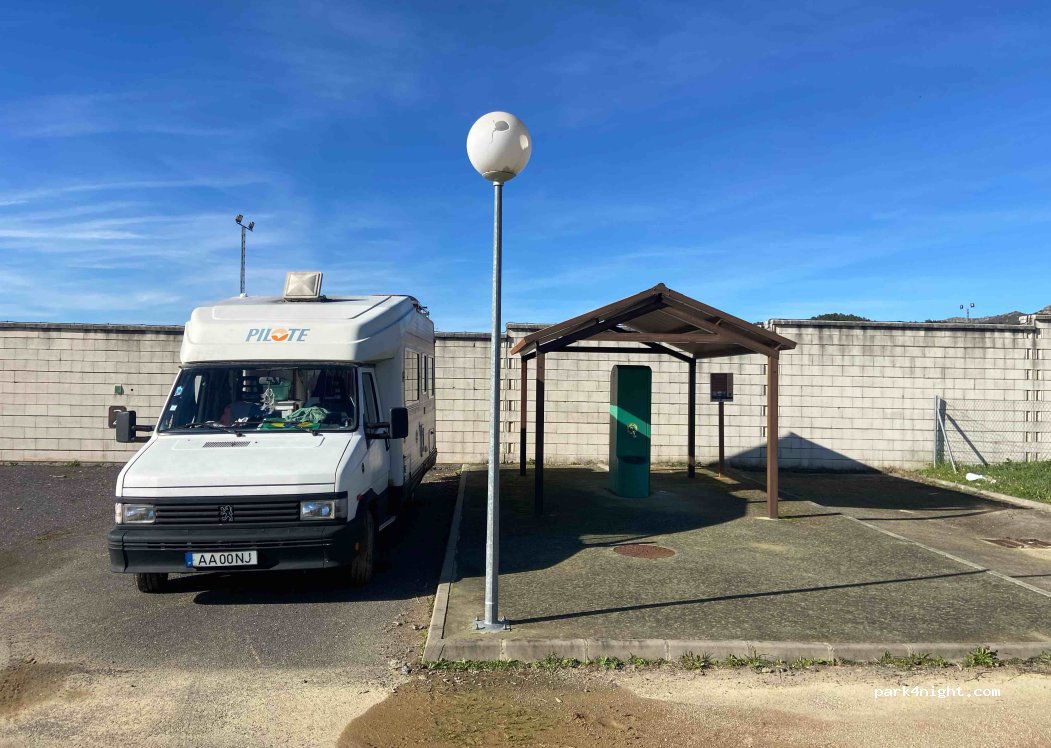 Área de Autocaravanas Deleitosa — foto 2