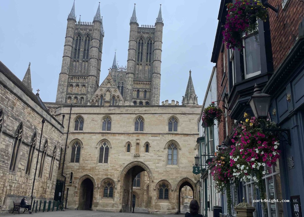 (LN2 1PX) Lincoln - 16 Minster Yard — foto 4