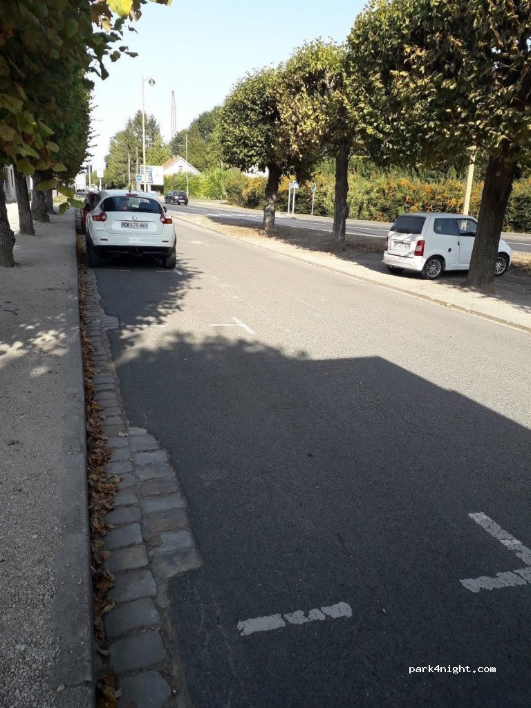 (77130) Montereau-Fault-Yonne - 2 Route de Provins — foto 2
