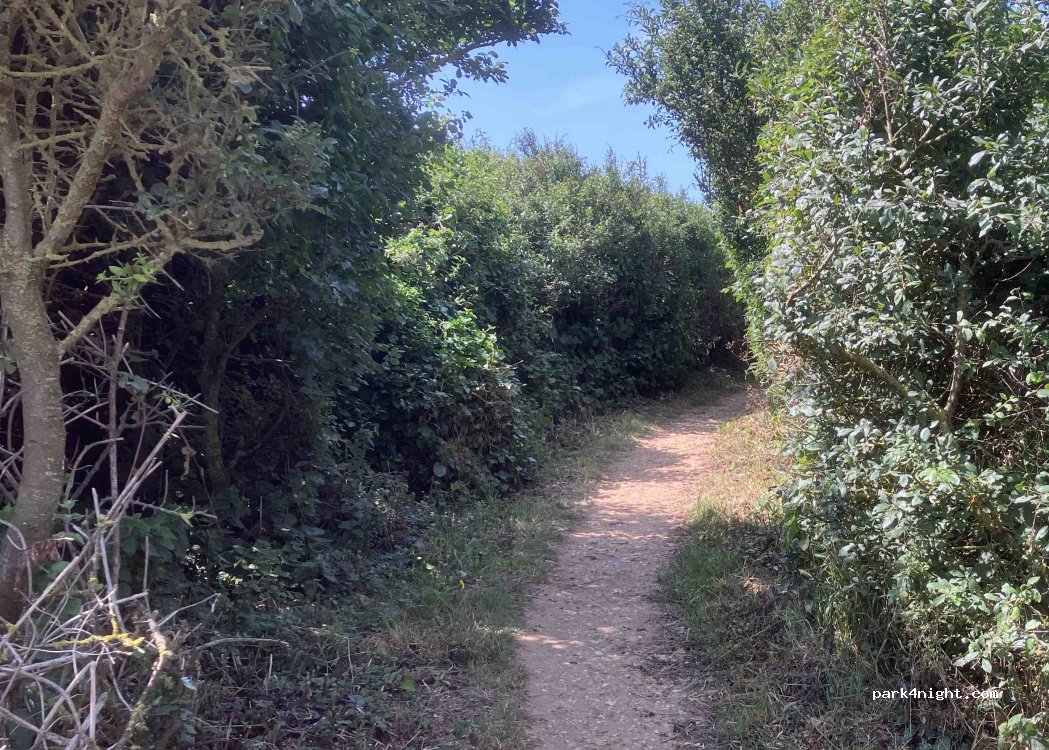 (PO30 4DD) Brighstone - Military Road — foto