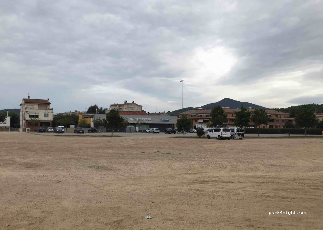 (17162) Bescanó - 1 Passeig Sambola — foto