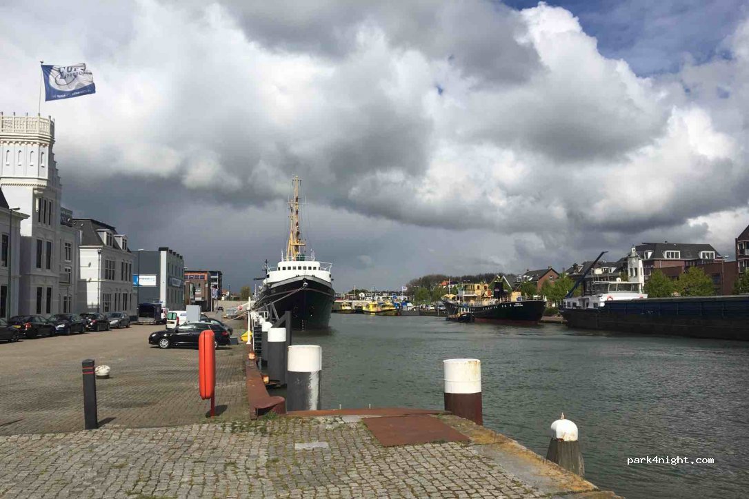 Camperplaats haven Maassluis — foto 2