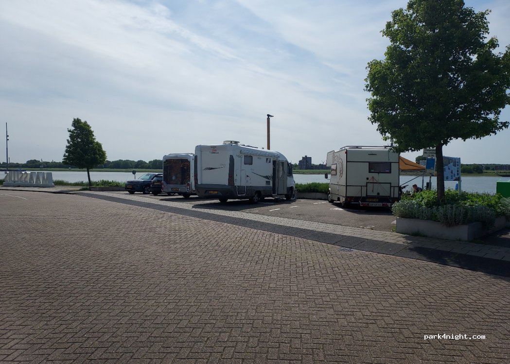 Camperplaats haven Maassluis — foto 3