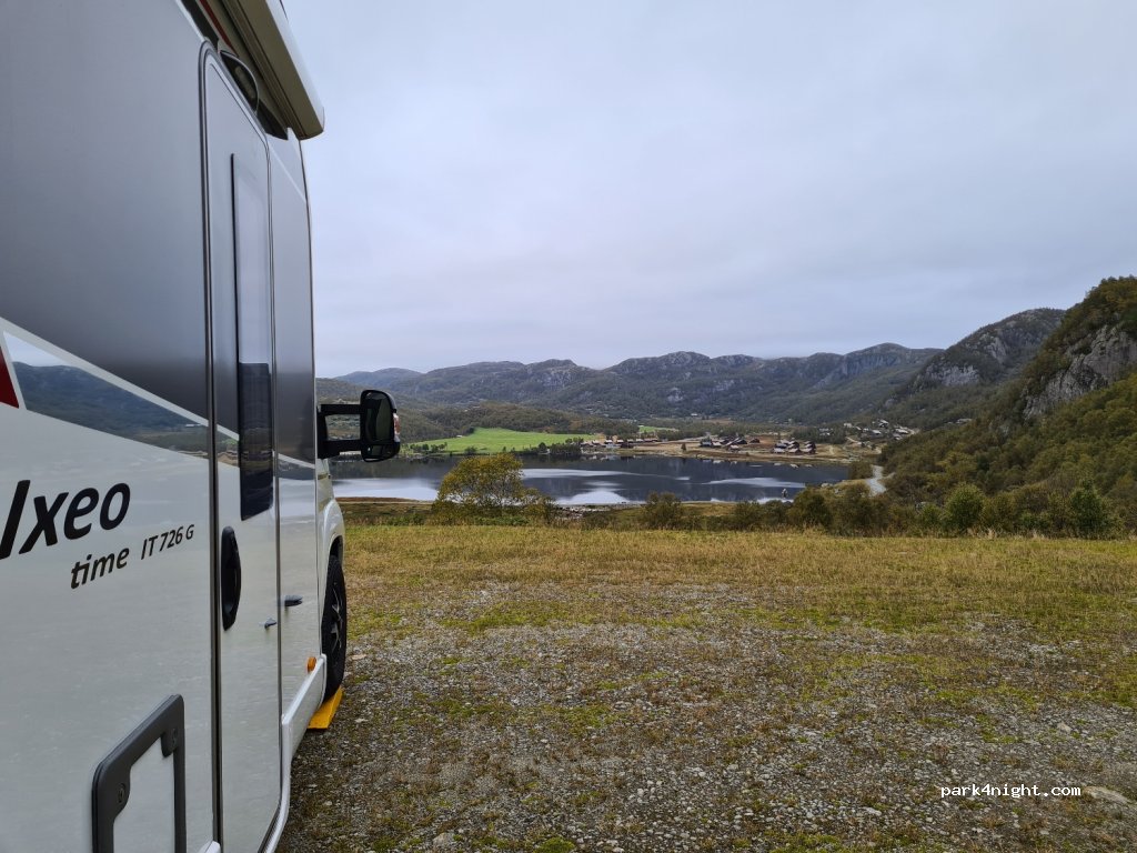 (4389)  - 1275 Austrumdalsvegen — foto
