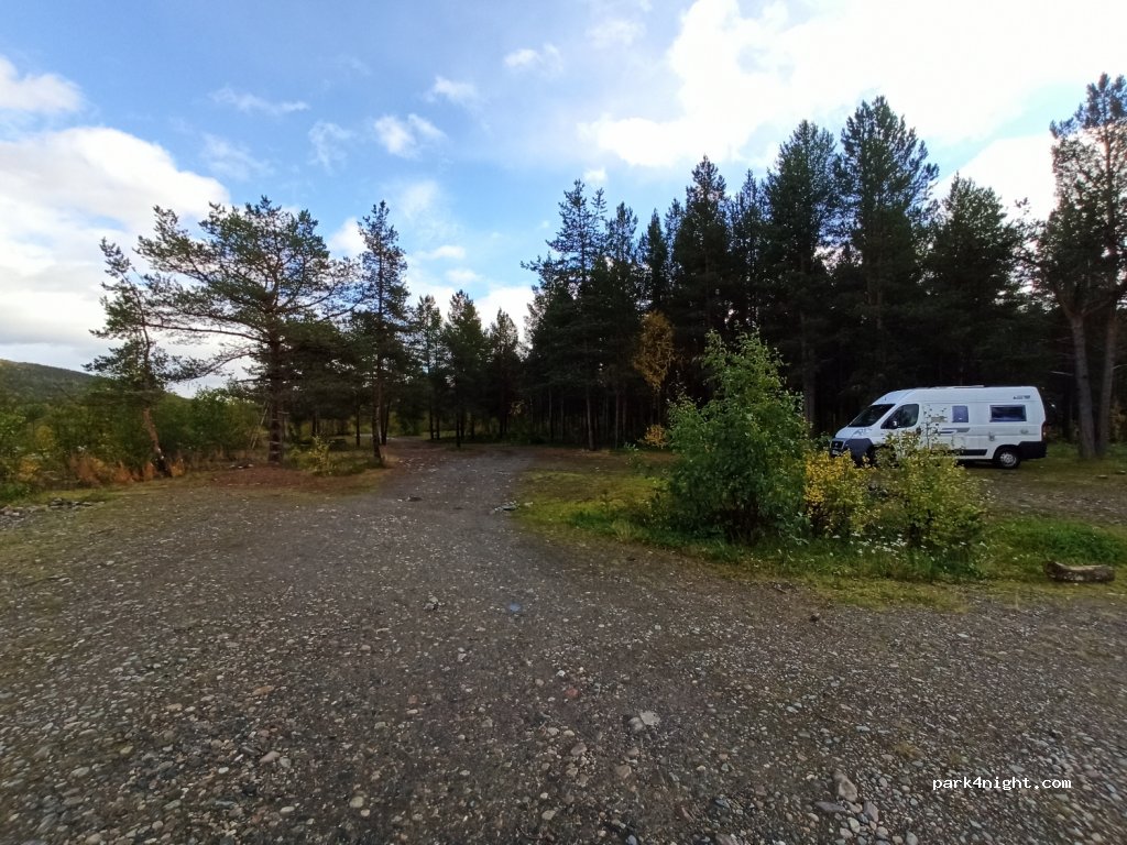 (9518)  - Unnamed Road — foto