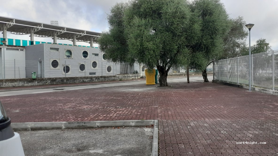 (2040) Rio Maior - 67 Avenida Doutor Mário Soares — foto
