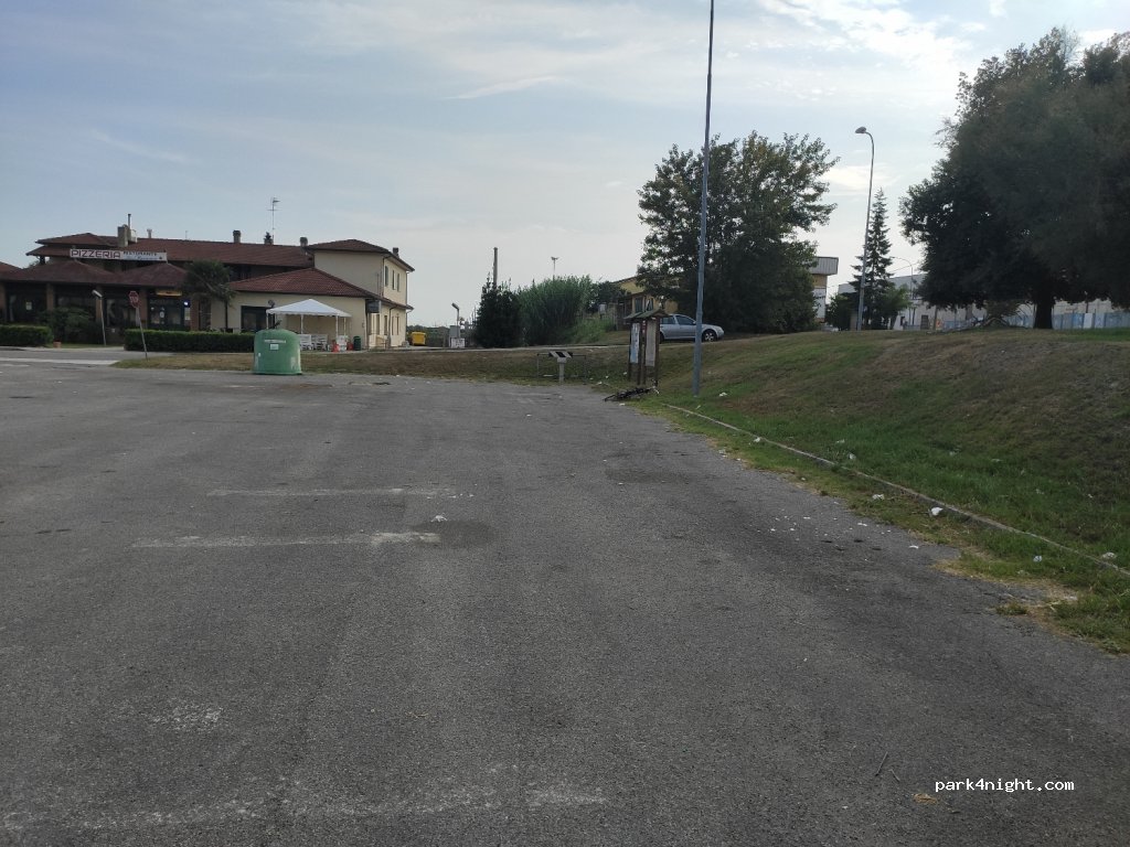 (44020) Goro - 2 Piazzale N.bellotti — foto