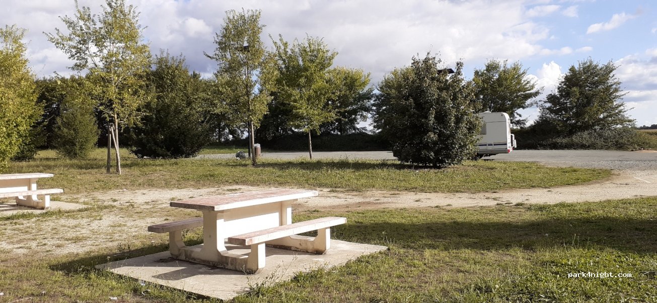 (17250) Saint-Sulpice-d'Arnoult - 1 Route de Beurlay — foto