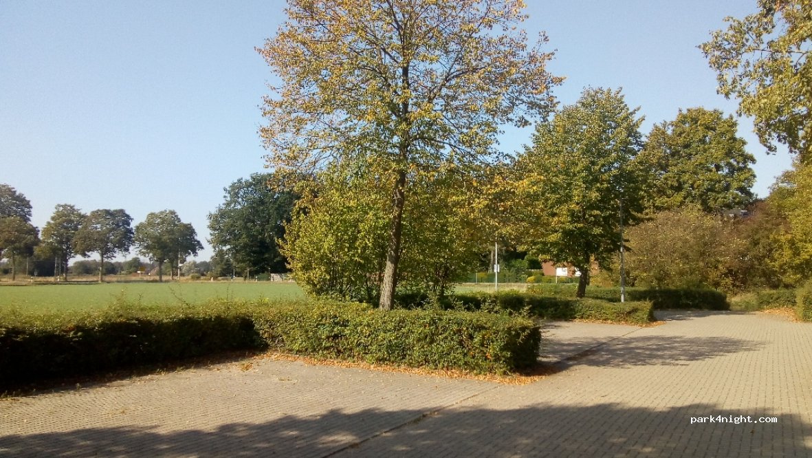 (47661) Issum - 15 Am Sportplatz — foto