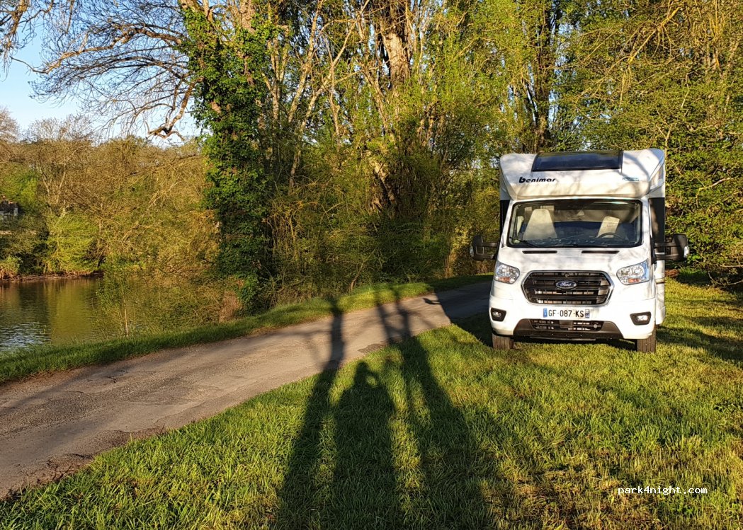 (37150) Dierre - Les Buissons — foto
