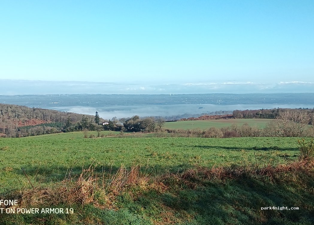 (29520) Saint-Goazec - Unnamed Road — foto 5