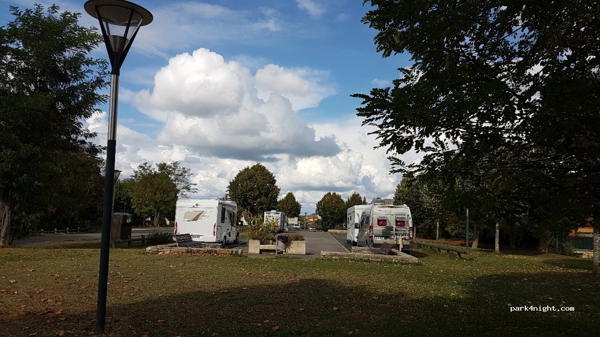 (46300) Gourdon - 3438 Le Foirail — foto