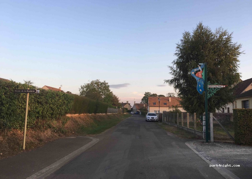 (72610) Bourg-le-Roi - 3 Rue des Remparts — foto