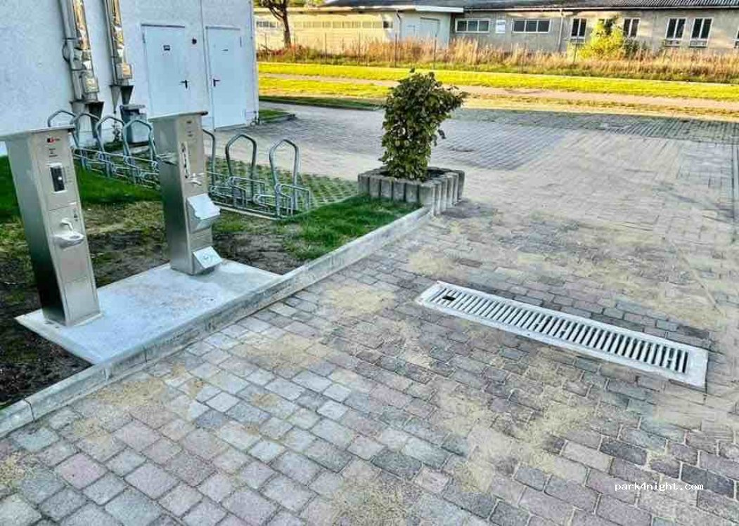 Wohnmobilstellplatz an der Sportwelt in Dahme/Mark — foto