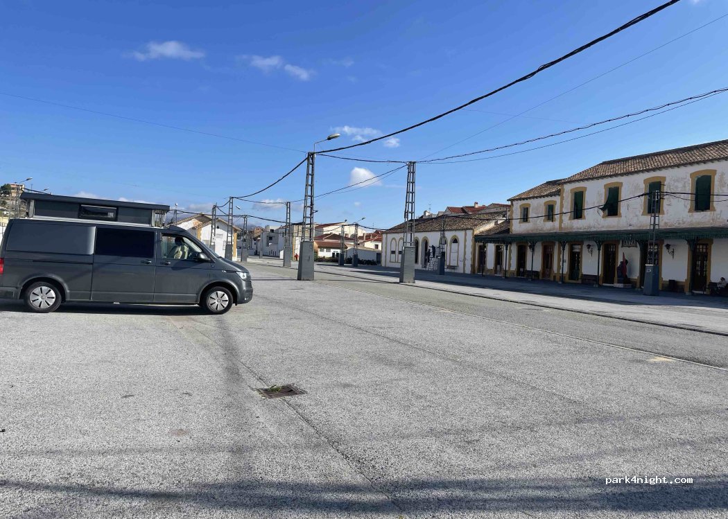 (18800) Baza - Calle Ferrocarril — foto 3