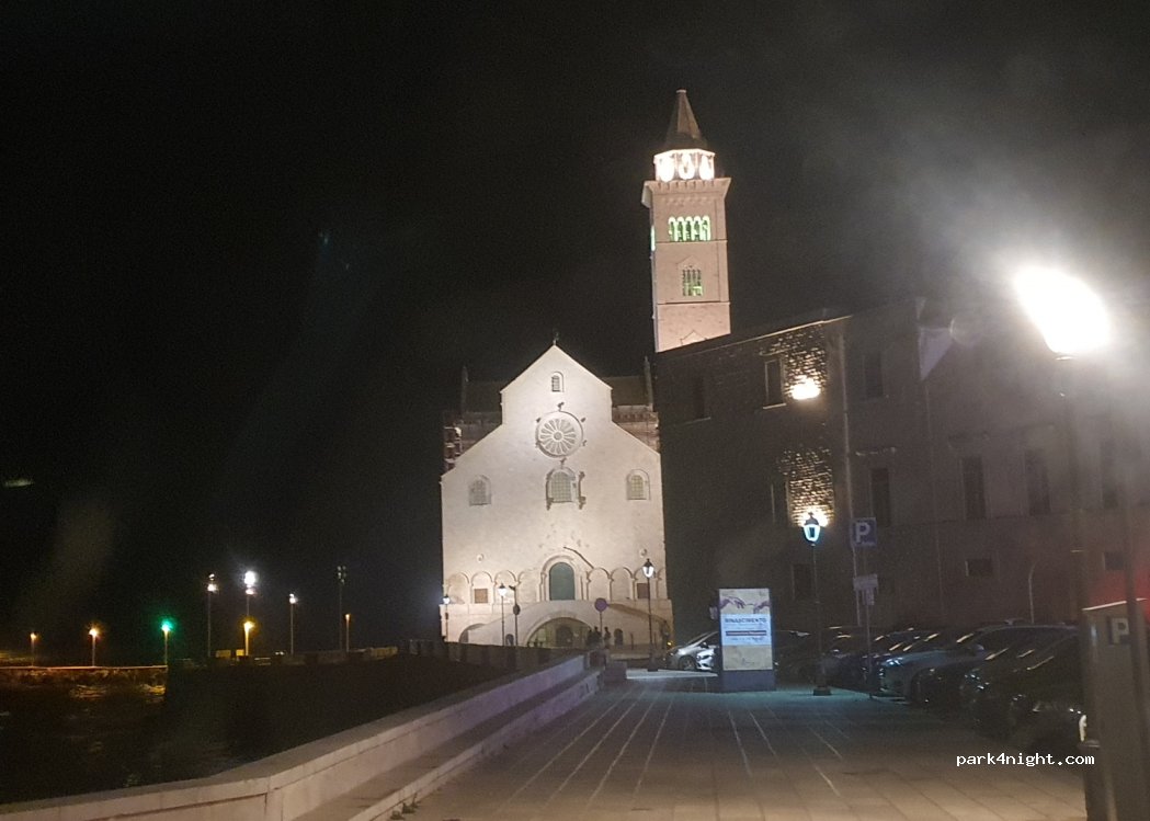(76125) Trani - 2 Piazza Castello — foto 3