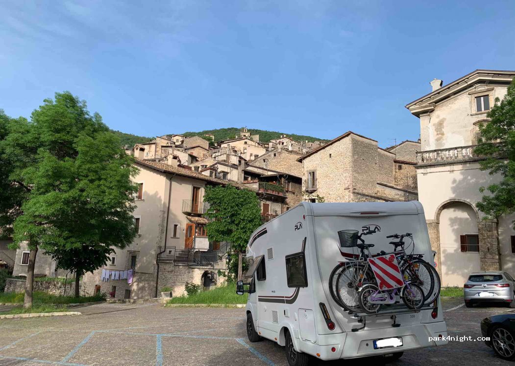 (67038) Scanno - 52 Via degli Alpini — foto