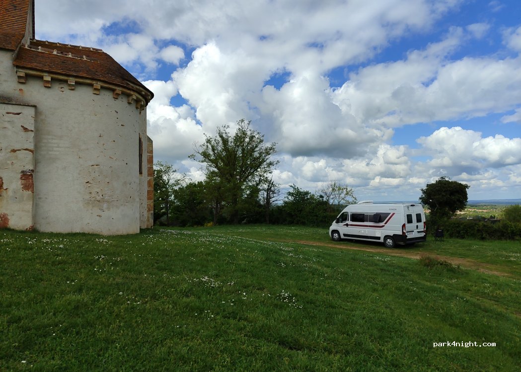 (03370) Saint-Désiré - Unnamed Road — foto 4