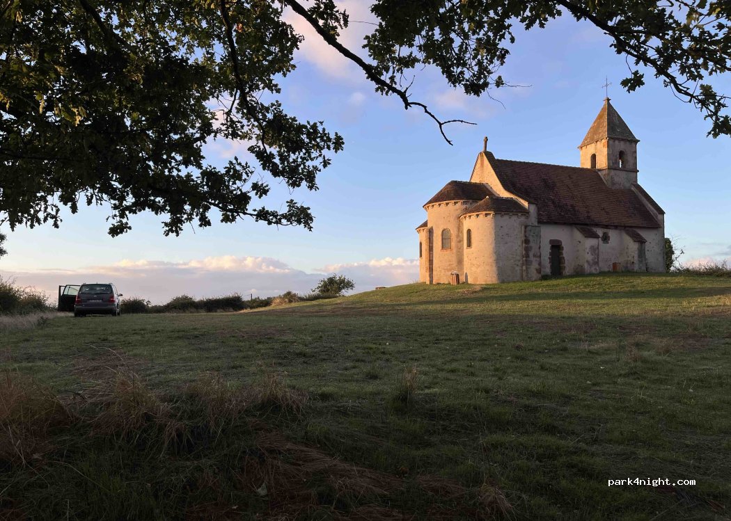 (03370) Saint-Désiré - Unnamed Road — foto 5