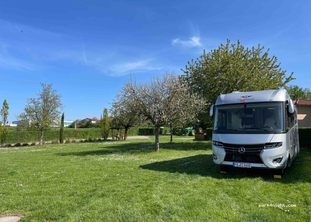 Hofgut Holz-Liebrich | Wohnmobil- und Caravanstellplatz — foto 2