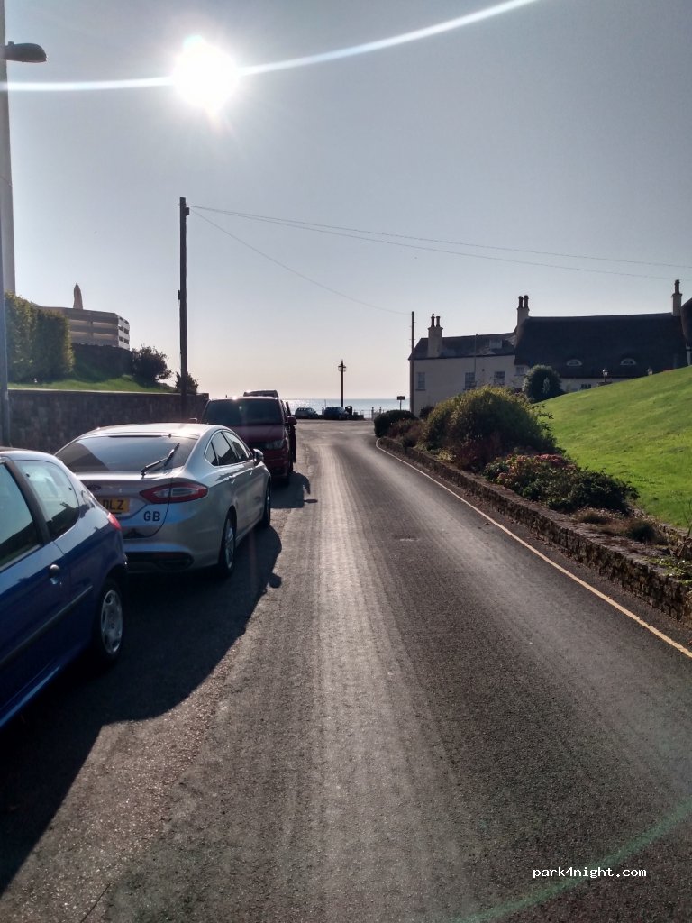 (EX10 8RY)  - 9 Glen Road — foto