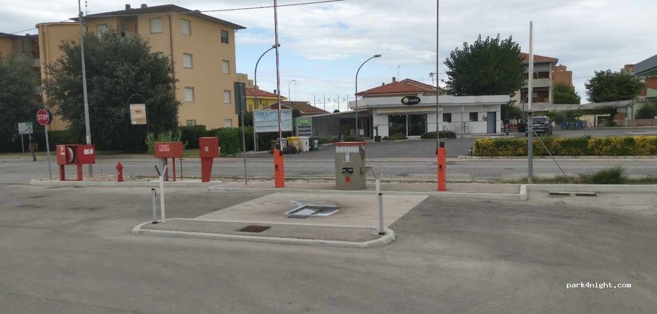 (60019) Cesano - 218 Strada Statale 16 — foto