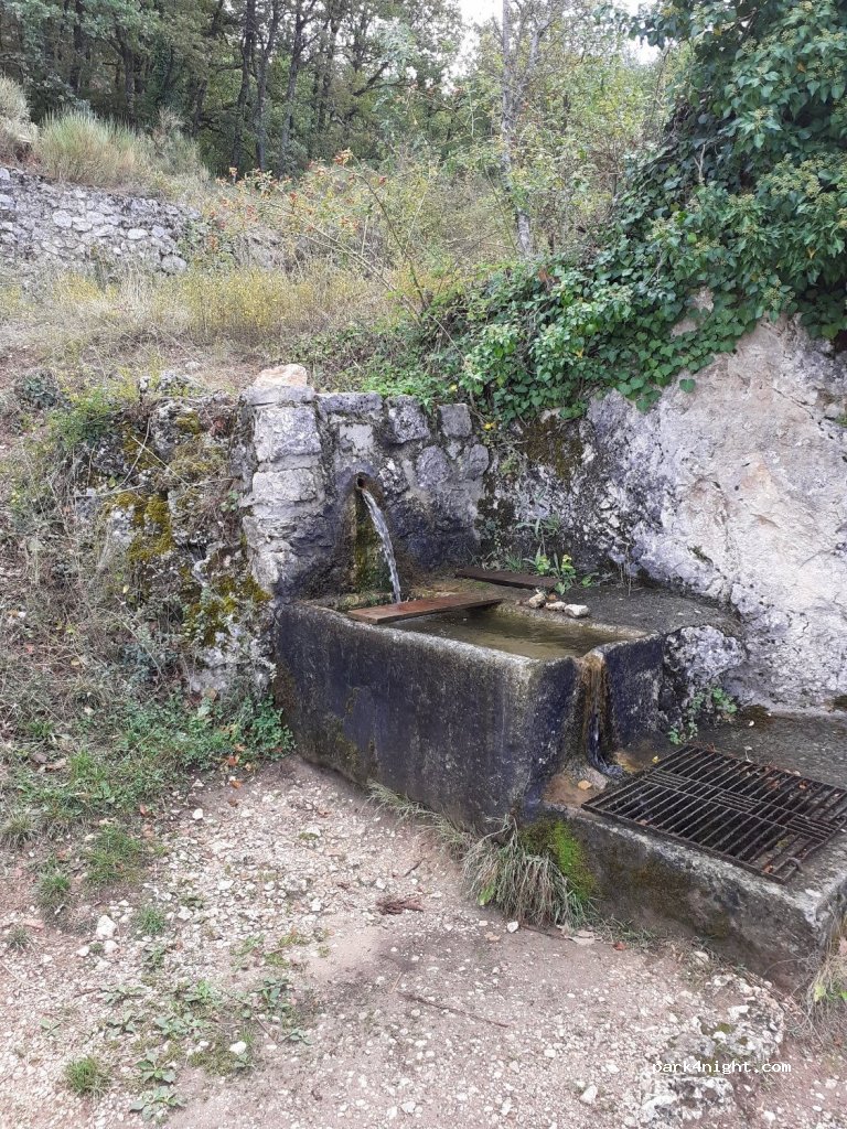(83630) Aiguines - Chemin de la Pinède — foto