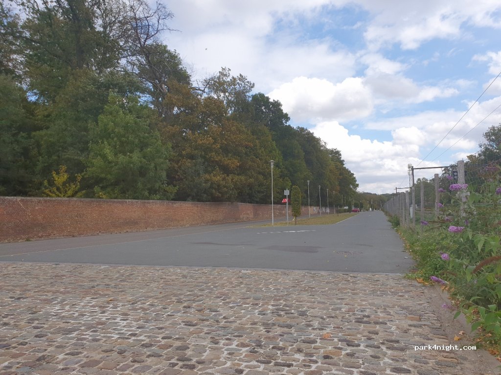 (7170) Manage - Rue du Parc — foto
