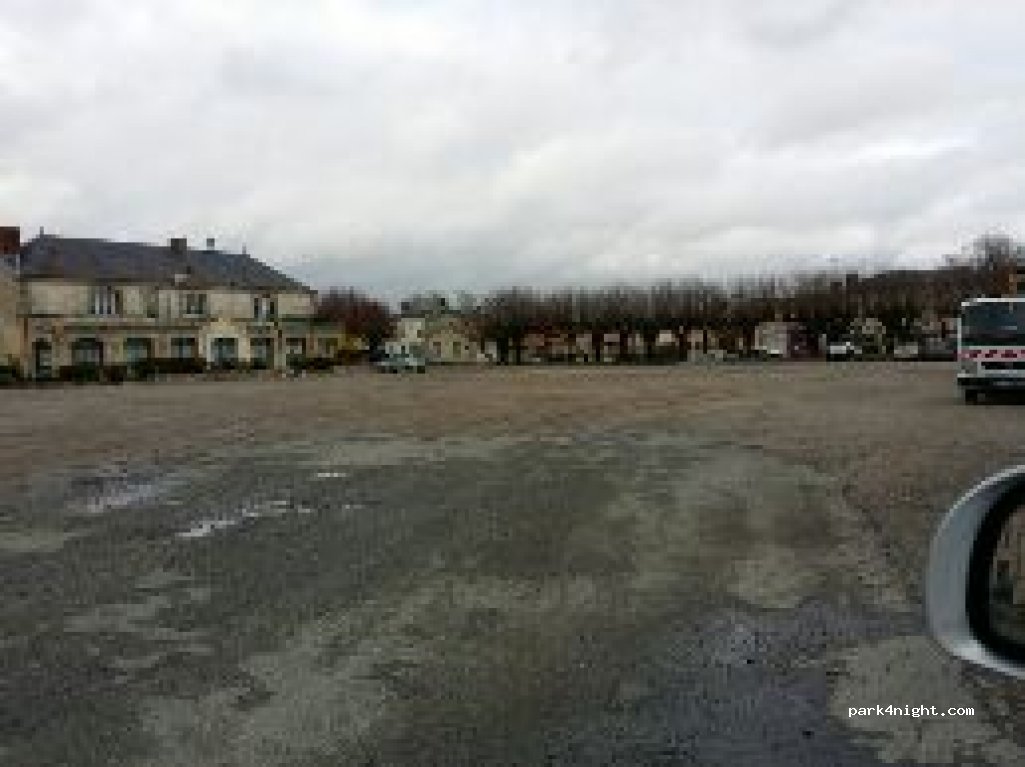(85370) Le Langon - 13-15 Place Anciens Combattants — foto