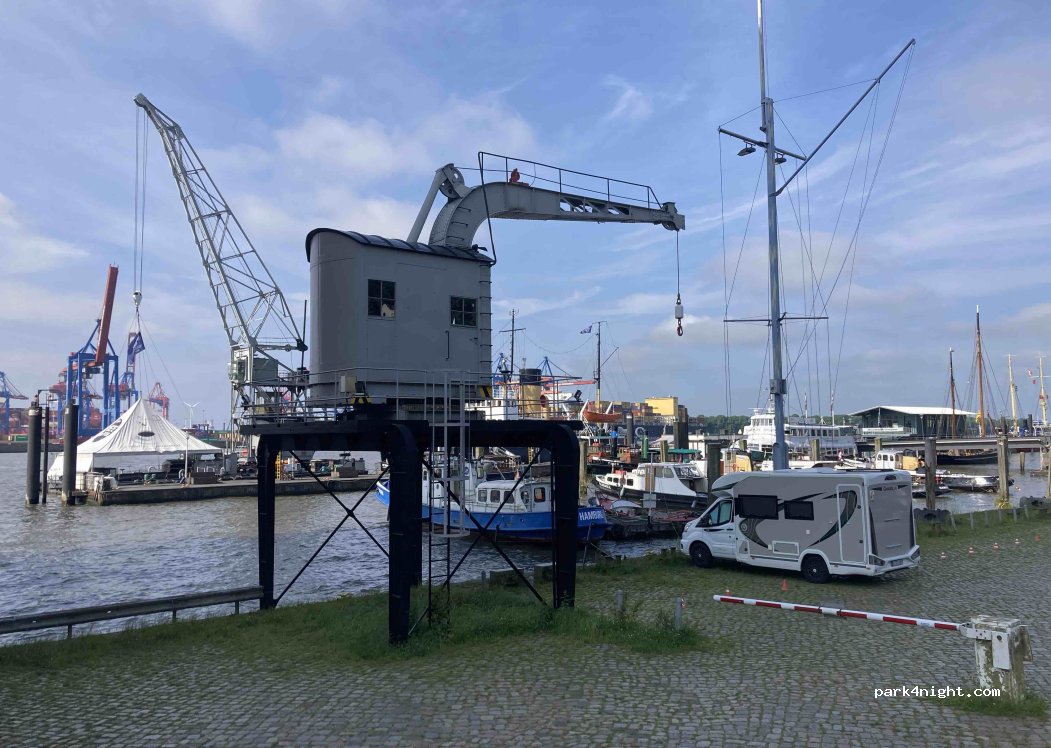 Parkplatz am Museumshafen — foto