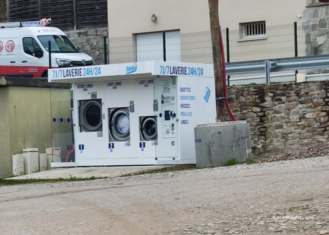 Aire Camping-car Solignac — foto 2