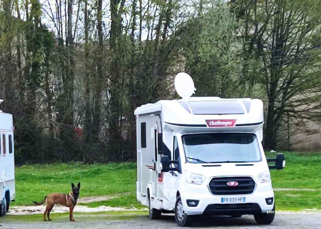 Aire Camping-car Solignac — foto 3