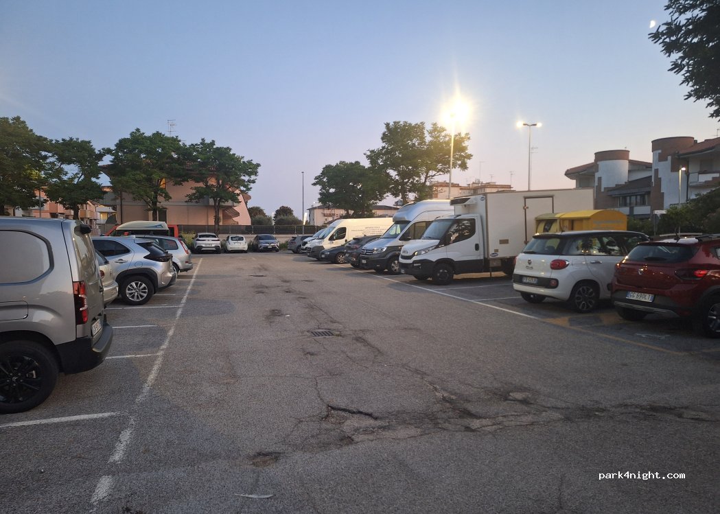 (30015) Chioggia - 13 Viale Domenico Schiavo — foto 2
