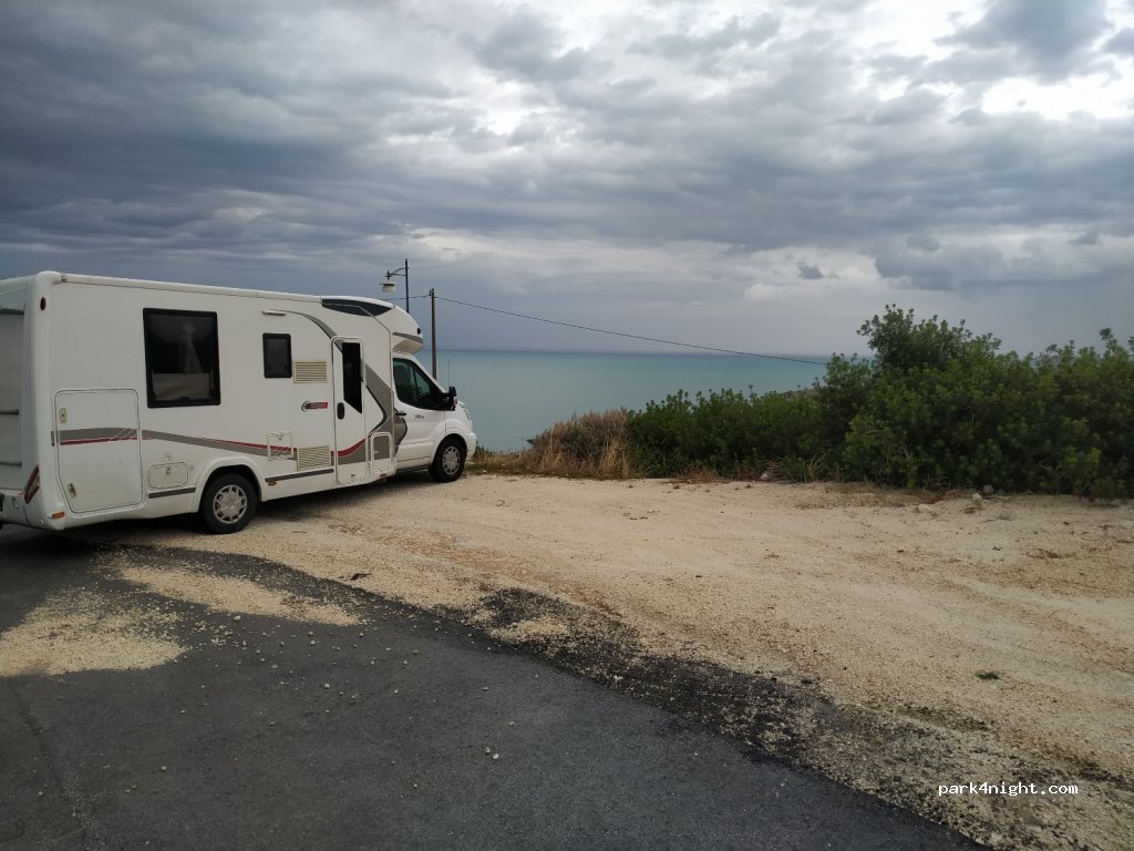(71010) Peschici - 26 Via Tuppo delle Pile — foto