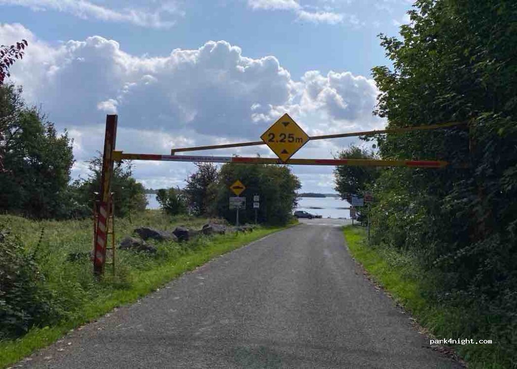 () Co. Westmeath - Ladestown Lough Ennell — foto 4