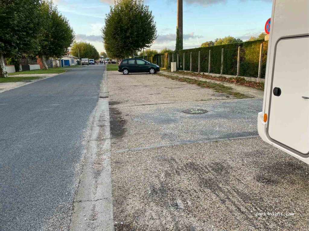 (33480) Sainte-Hélène - 5 Allée du Stade — foto