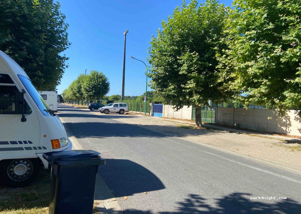 (33480) Sainte-Hélène - 5 Allée du Stade — foto 4